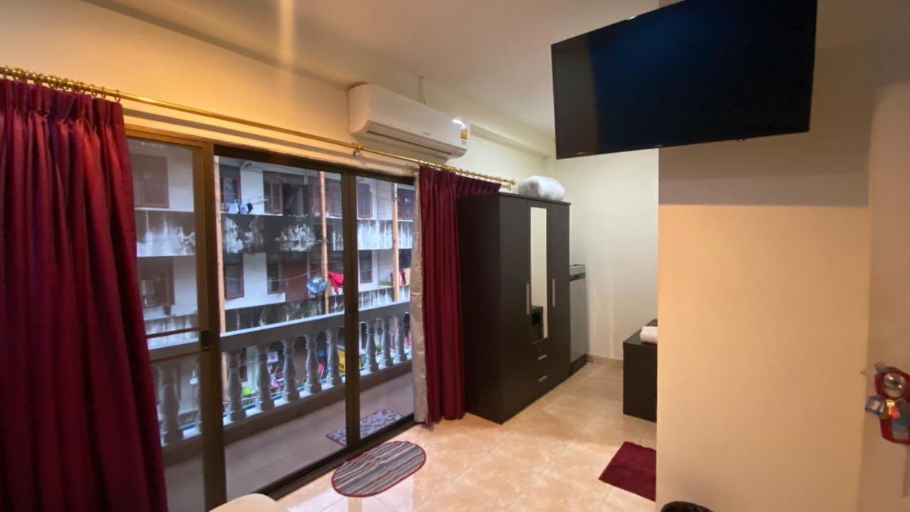 Retox Game On Hotell Pattaya Exteriör bild