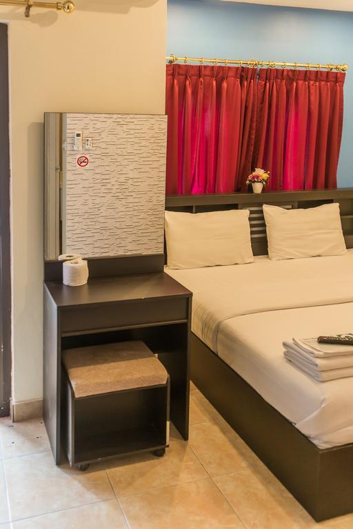 Retox Game On Hotell Pattaya Exteriör bild